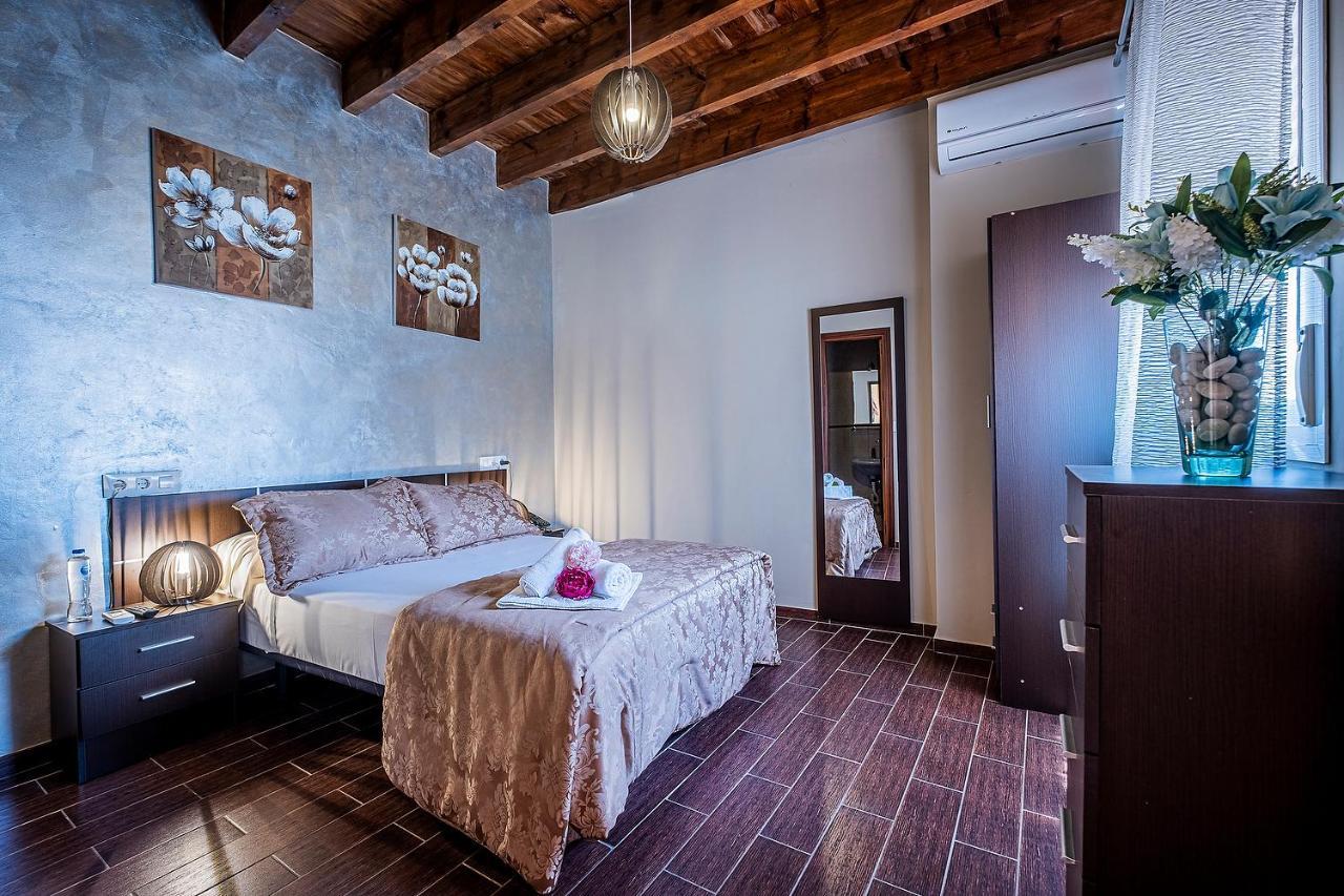 Noches De Triana Hotel Seville Exterior photo