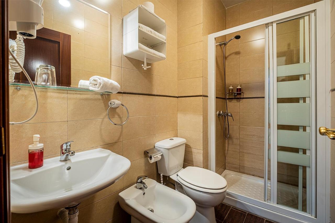 Noches De Triana Hotel Seville Exterior photo