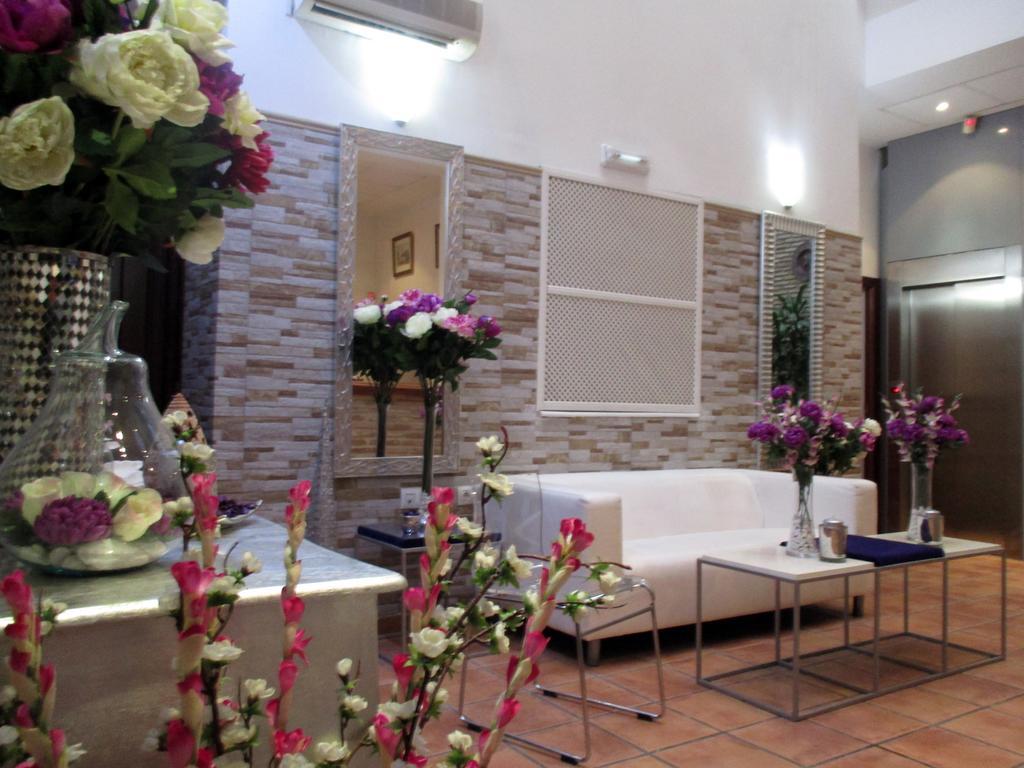 Noches De Triana Hotel Seville Exterior photo