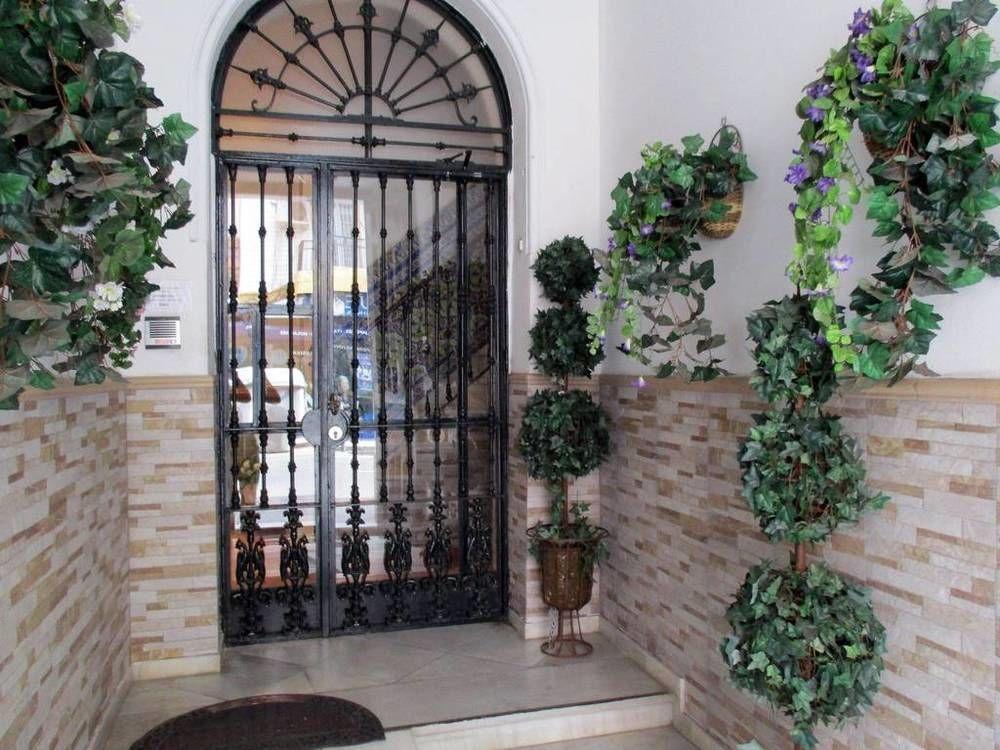 Noches De Triana Hotel Seville Exterior photo